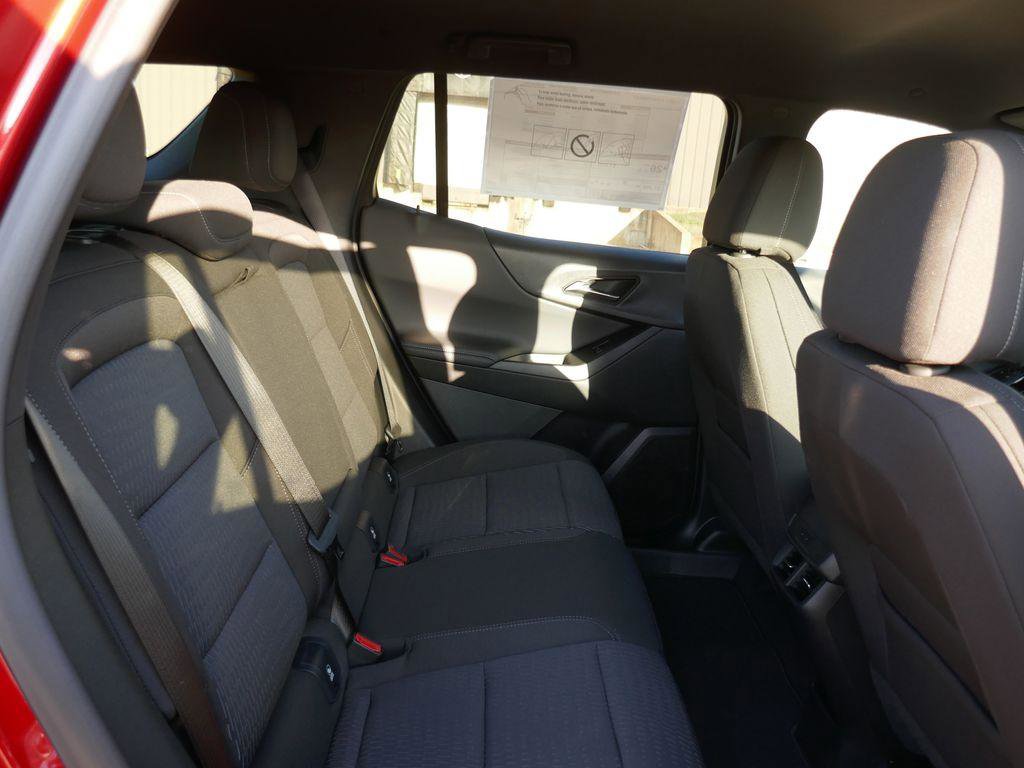 New 2026 Chevrolet Equinox LT image 13