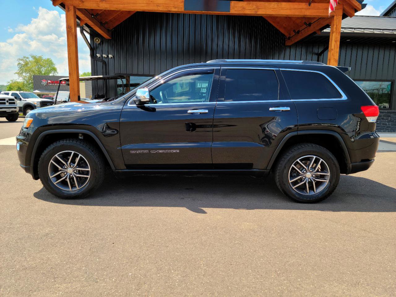 Used 2017 Jeep Grand Cherokee Limited AWD/4WD image 22