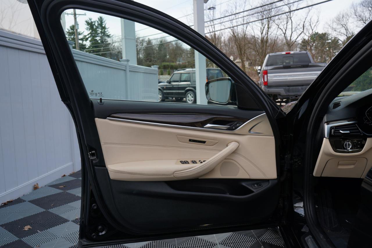 Used 2021 BMW 530i xDrive 530i xDrive Sedan w/ Convenience Package image 16