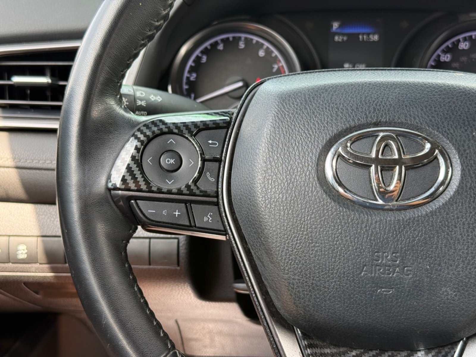 Used 2022 Toyota Camry SE w/ Convenience Package FWD image 19
