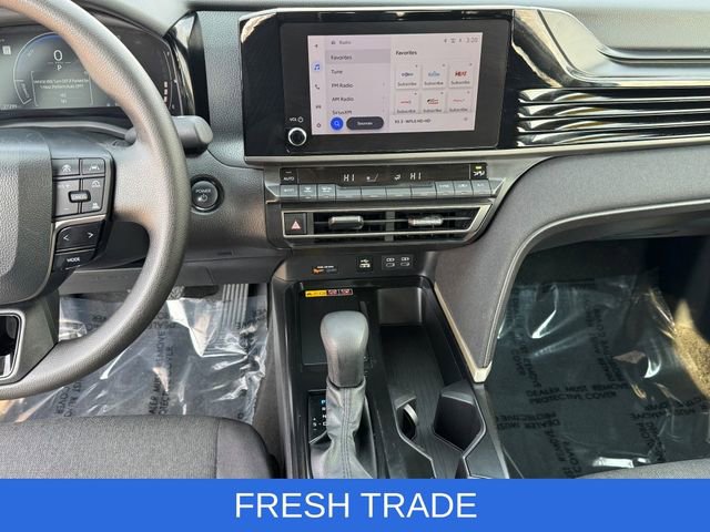 Used 2025 Toyota Camry LE image 16