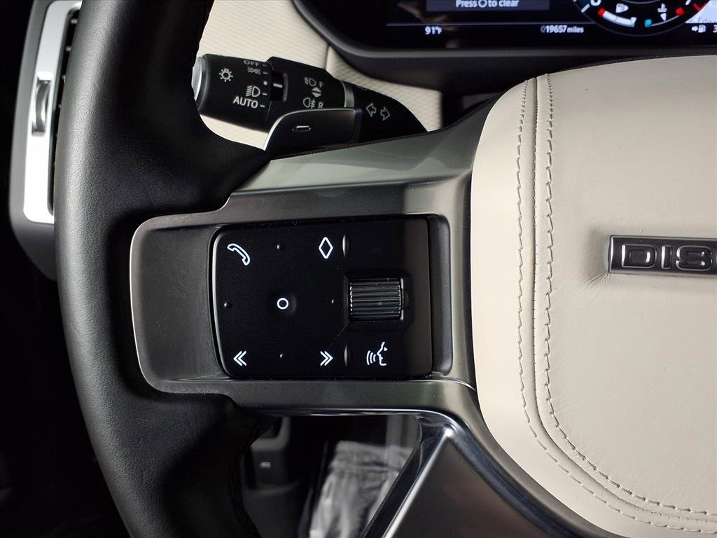 Used 2023 Land Rover Discovery HSE R-Dynamic image 32