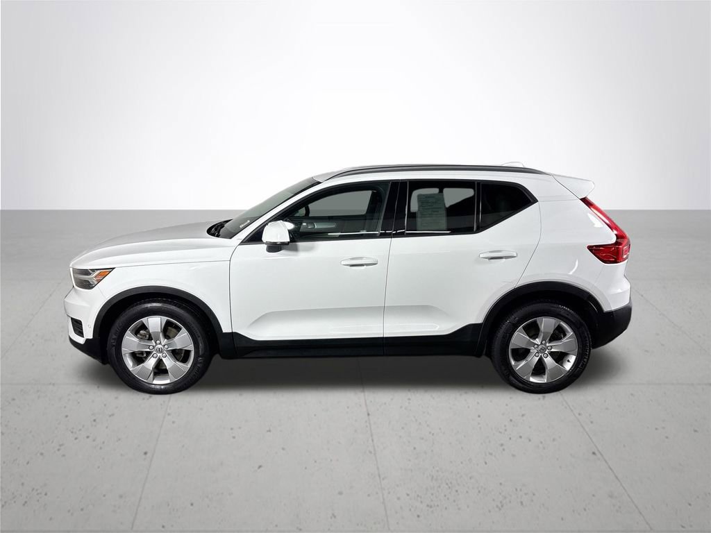 Used 2019 Volvo XC40 T5 Momentum image 9