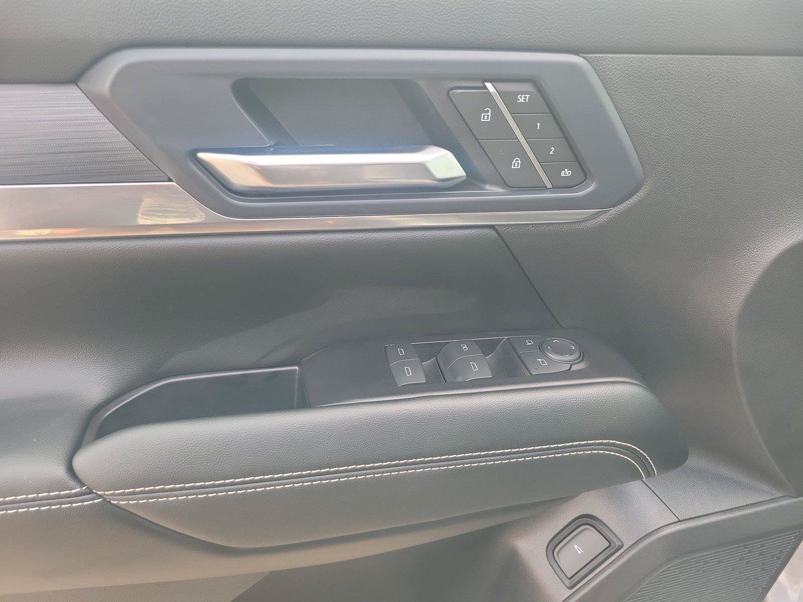 New 2027 GMC Terrain Elevation w/ Elevation Premium Package FWD image 18