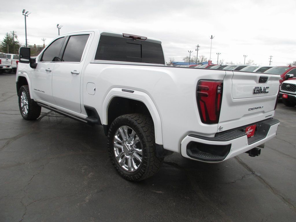 Used 2025 GMC Sierra 2500 Denali Ultimate image 9
