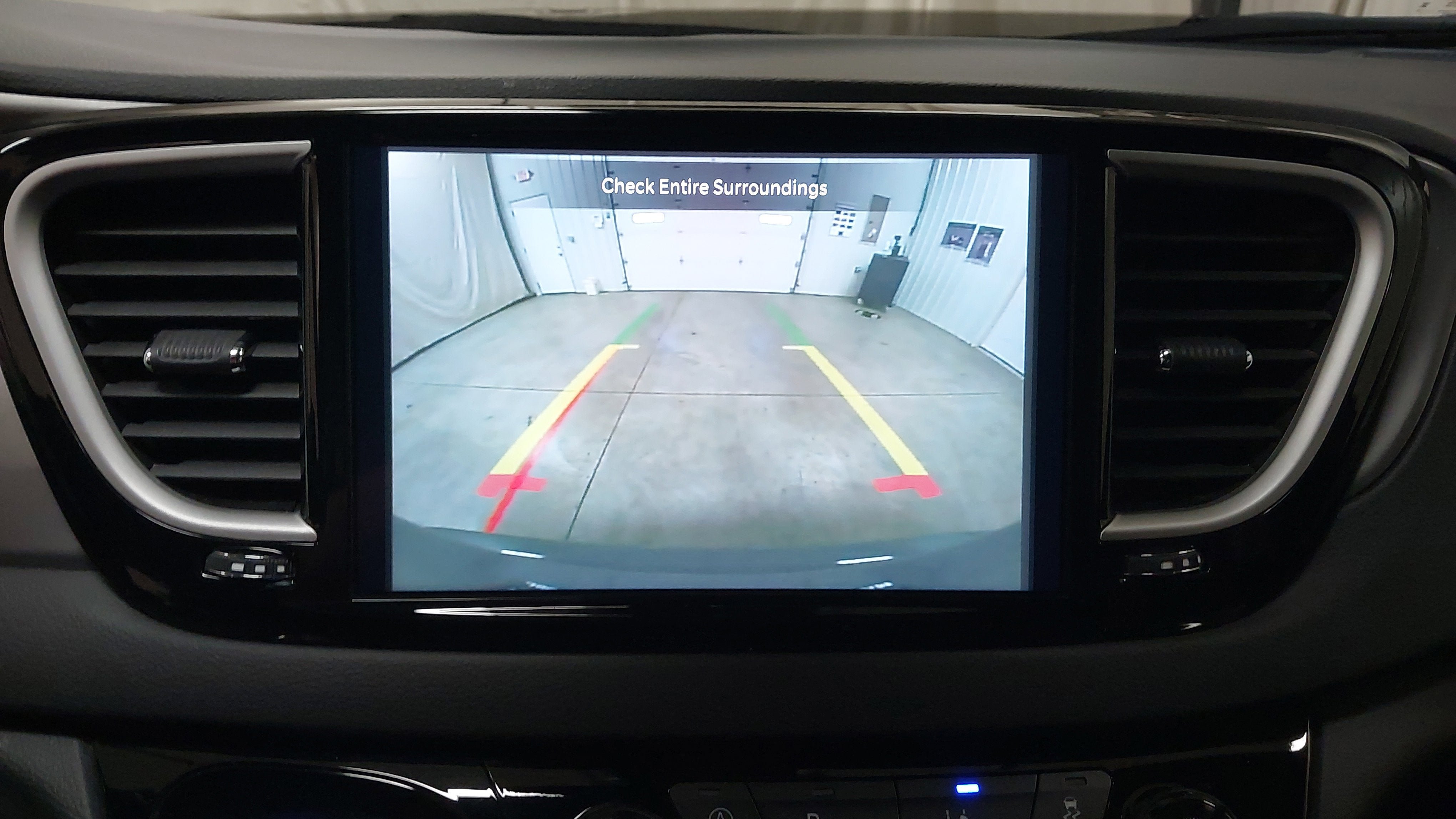 Used 2025 Chrysler Pacifica Select FWD image 36