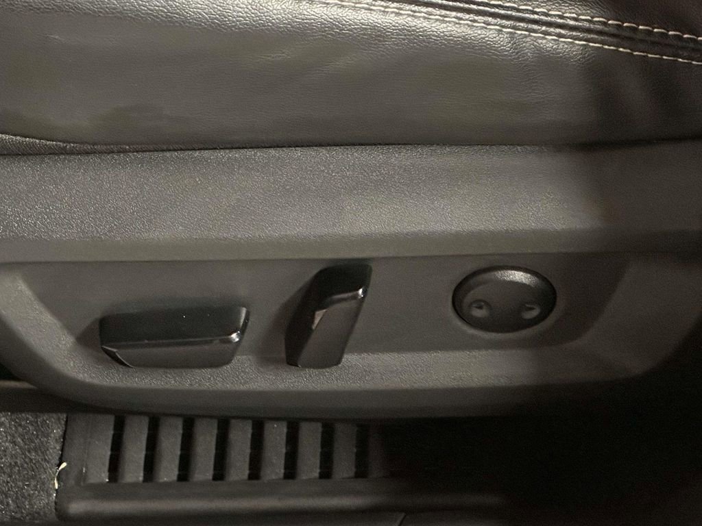 Used 2023 Nissan Rogue SL image 14