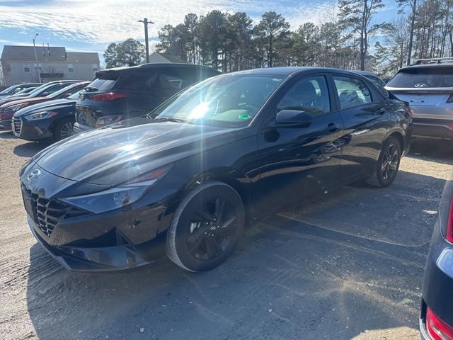 Used 2022 Hyundai Elantra SEL w/ Preferred Accessory Package image 6