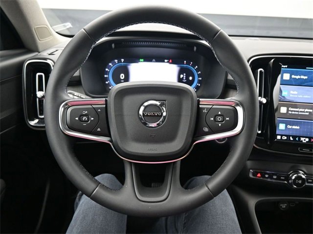 Used 2024 Volvo XC40 B5 Plus image 23