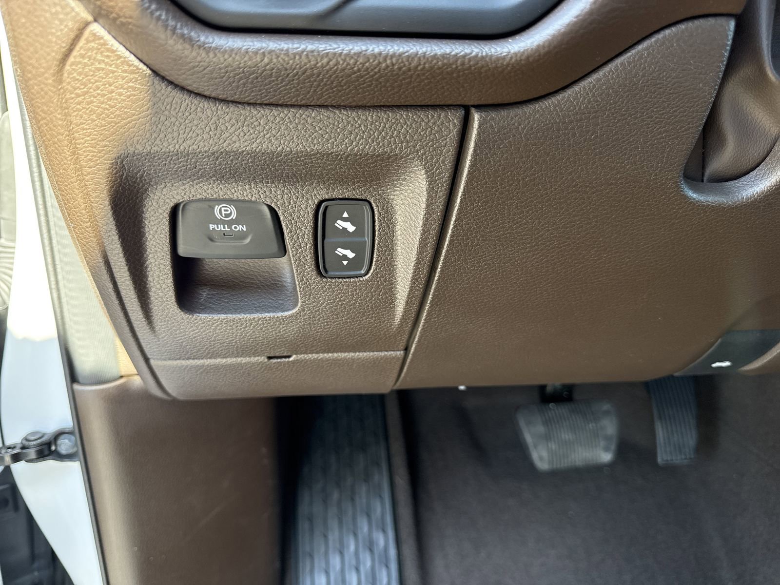 Used 2025 RAM 1500 Laramie image 15