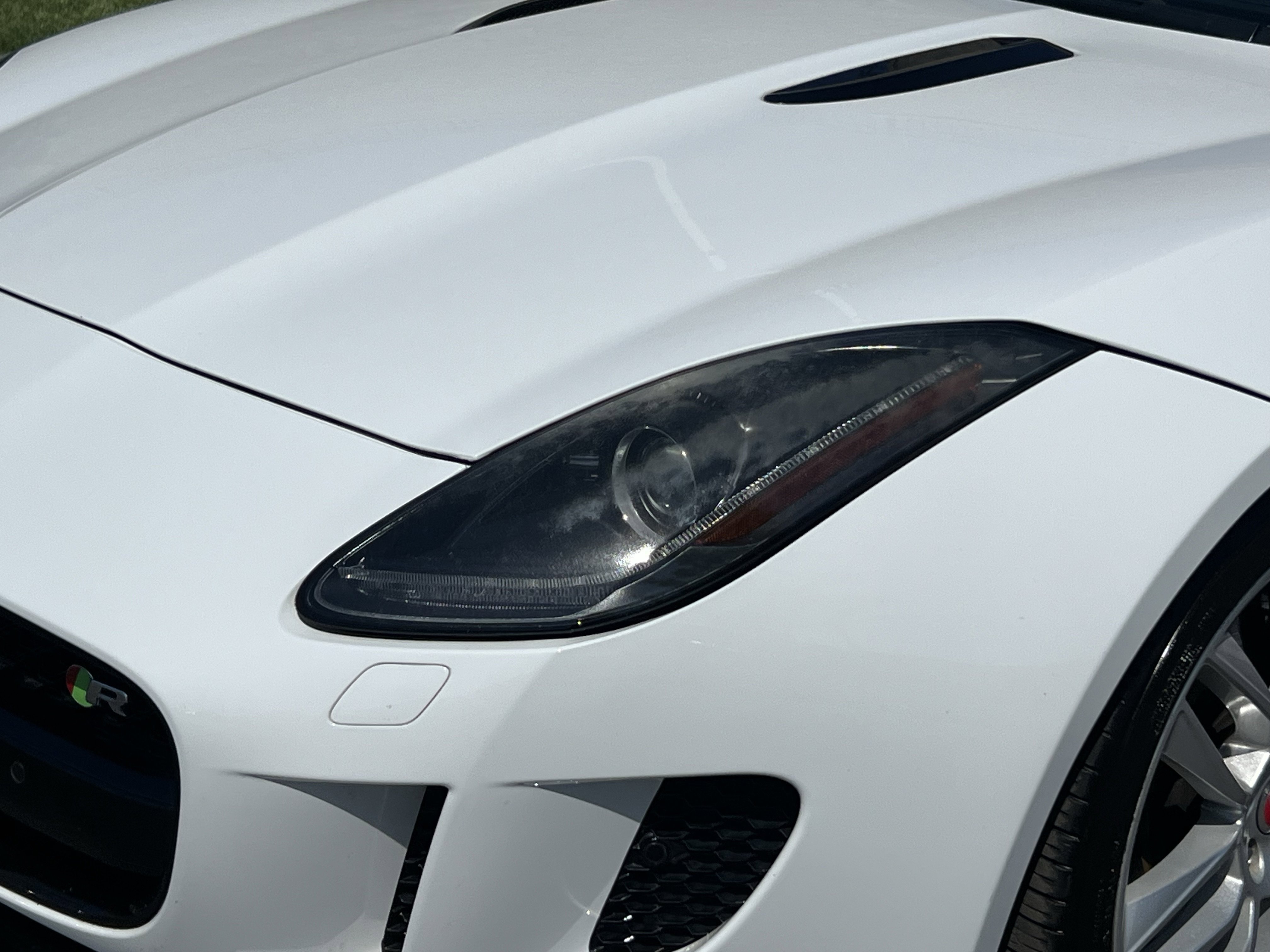 Used 2015 Jaguar F-TYPE R image 12