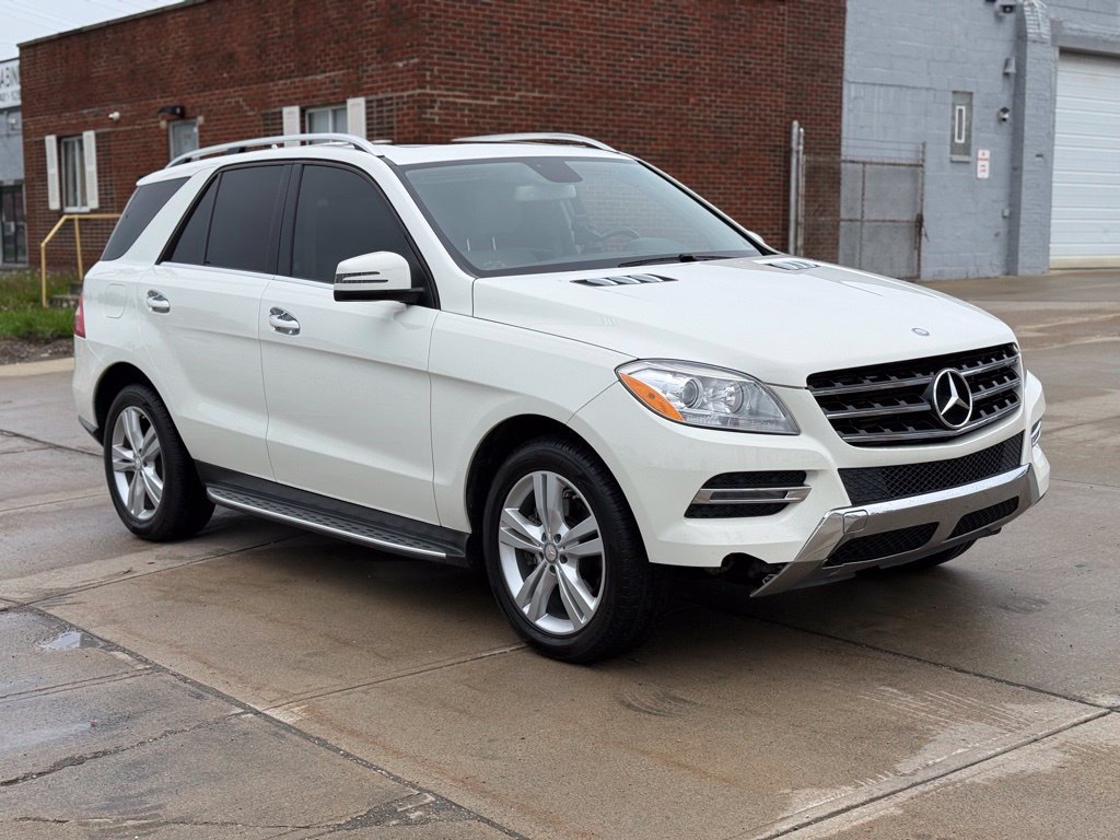Used 2013 Mercedes-Benz ML 350 BlueTEC 4MATIC image 3