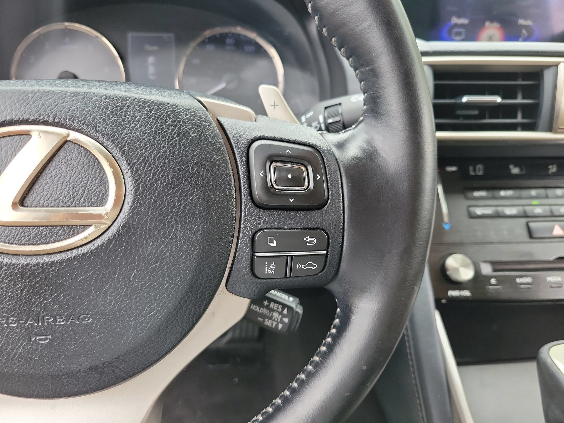 Used 2017 Lexus IS 200t RWD image 30