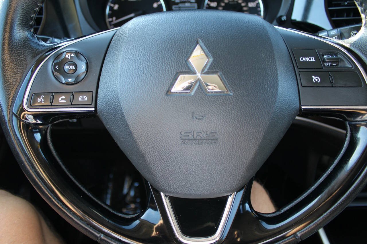 Used 2020 Mitsubishi Outlander SEL FWD image 19