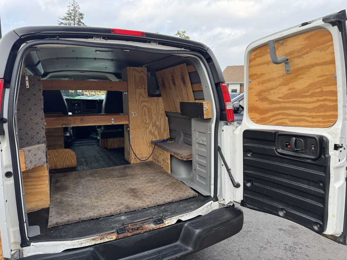 Used 2014 Chevrolet Express 1500 RWD image 31