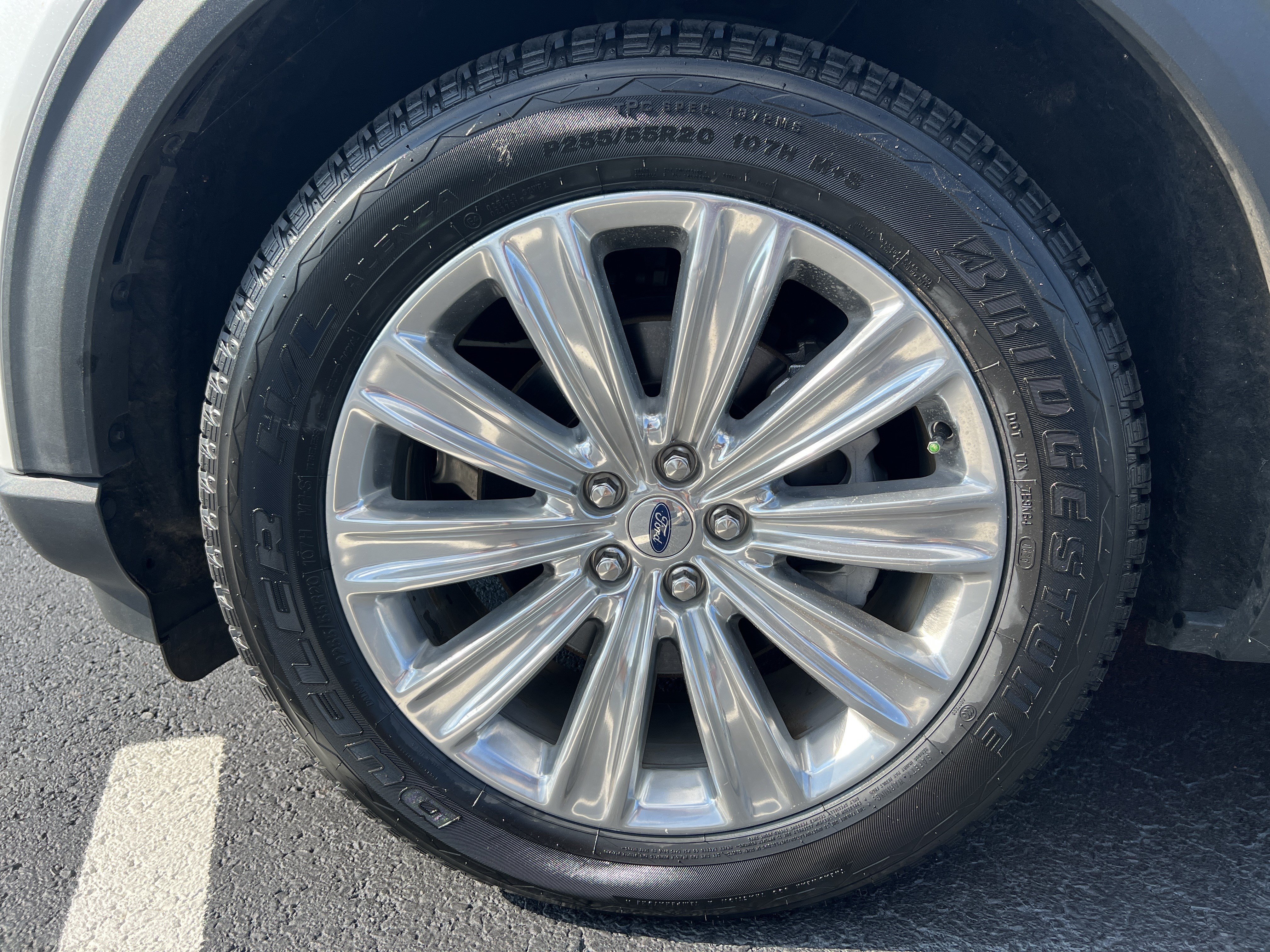 Used 2022 Ford Explorer Limited w/ Equipment Group 301A RWD image 11