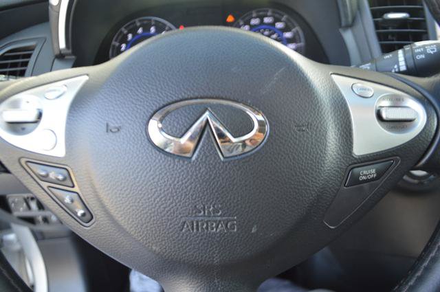 Used 2015 INFINITI QX70 2WD w/ Premium Package image 16