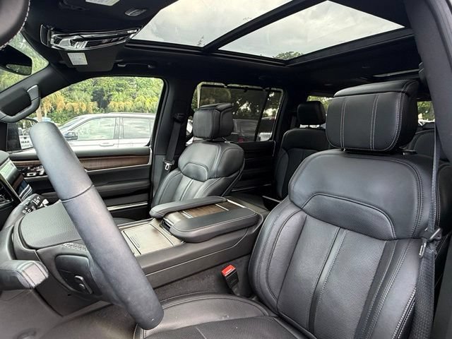 Used 2024 Jeep Grand Wagoneer Series I AWD/4WD image 9
