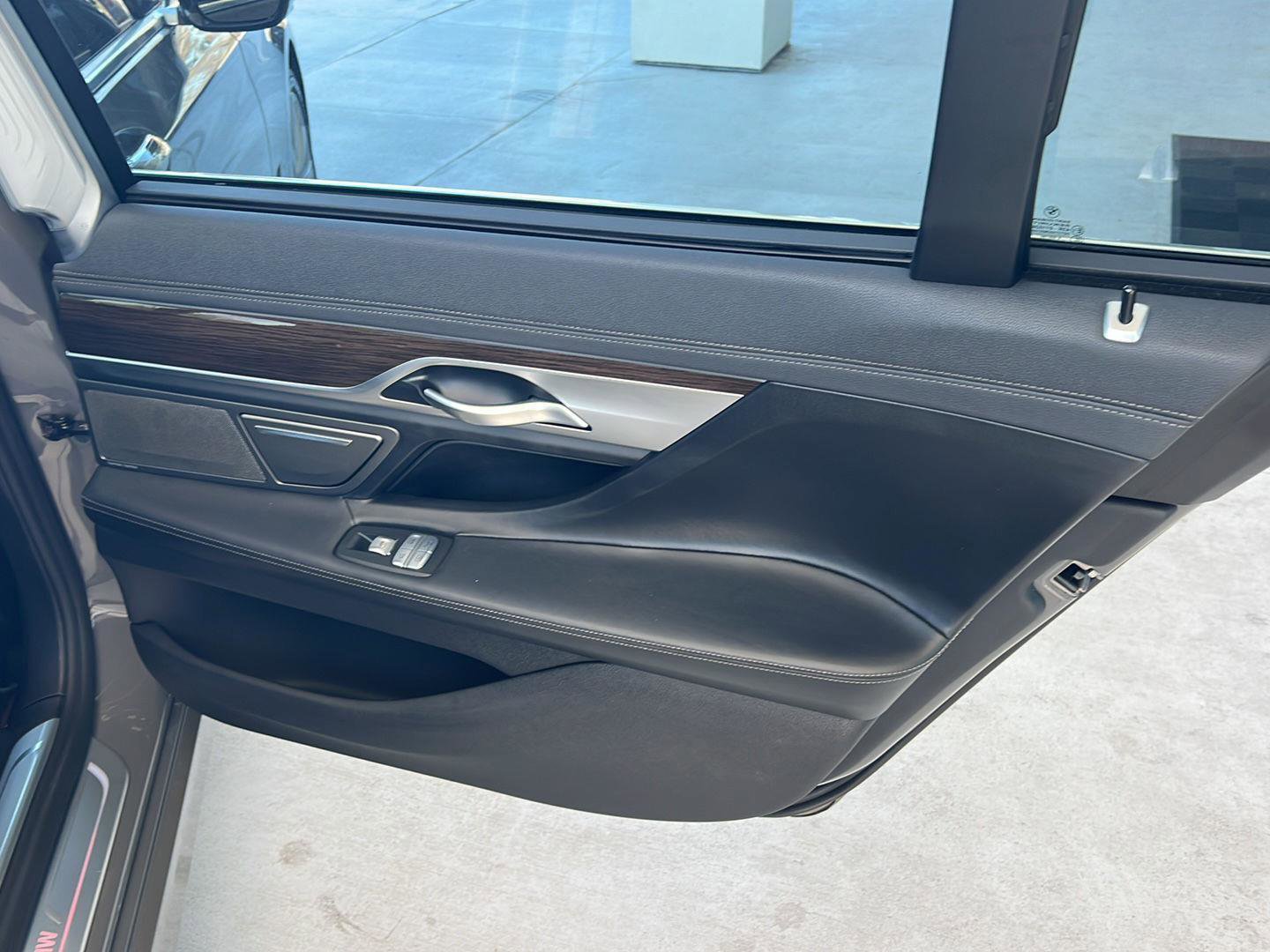 Used 2020 BMW 740i image 17