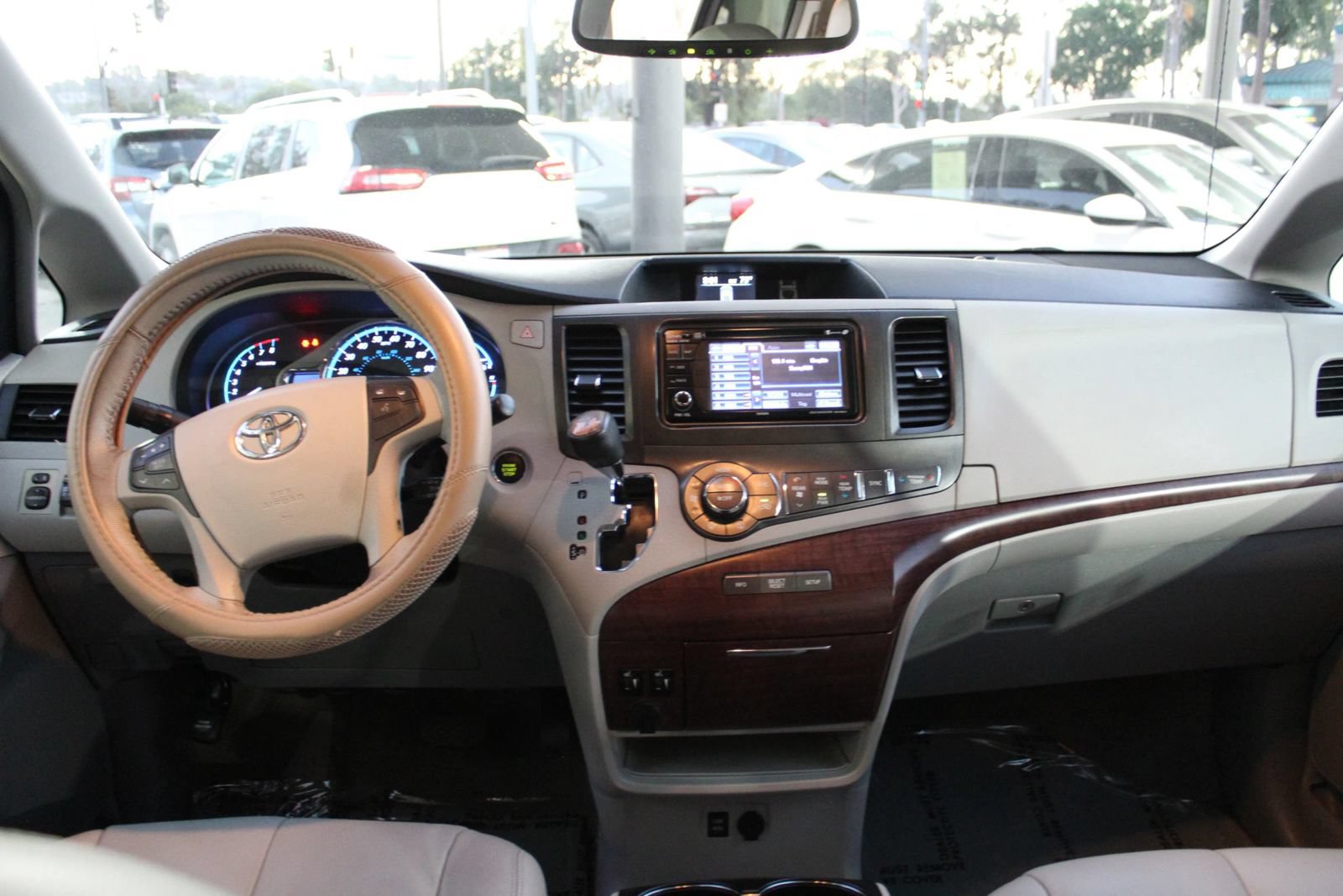 Used 2013 Toyota Sienna XLE FWD image 15