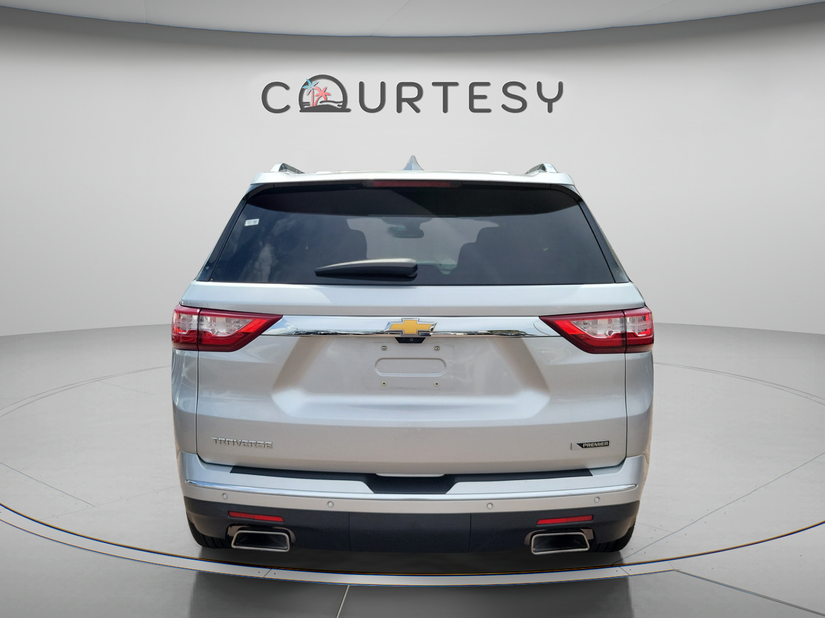 Used 2018 Chevrolet Traverse Premier w/ Driver Confidence II Package FWD image 3
