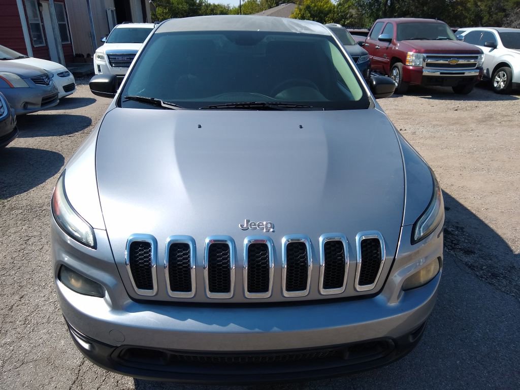 Used 2015 Jeep Cherokee Sport image 3