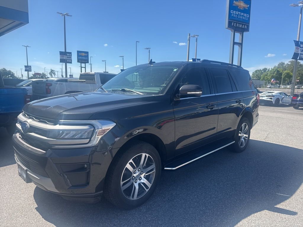 Used 2022 Ford Expedition XLT RWD image 1