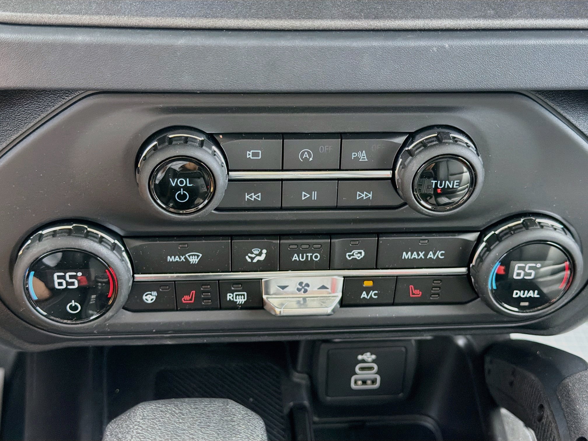 Used 2026 Ford Bronco Badlands AWD/4WD image 31