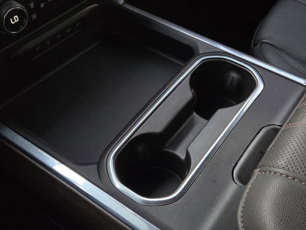 Used 2025 Chevrolet Silverado 3500 High Country w/ Technology Package image 22