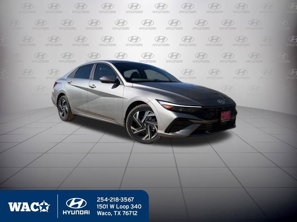Used 2025 Hyundai Elantra Sport image 3