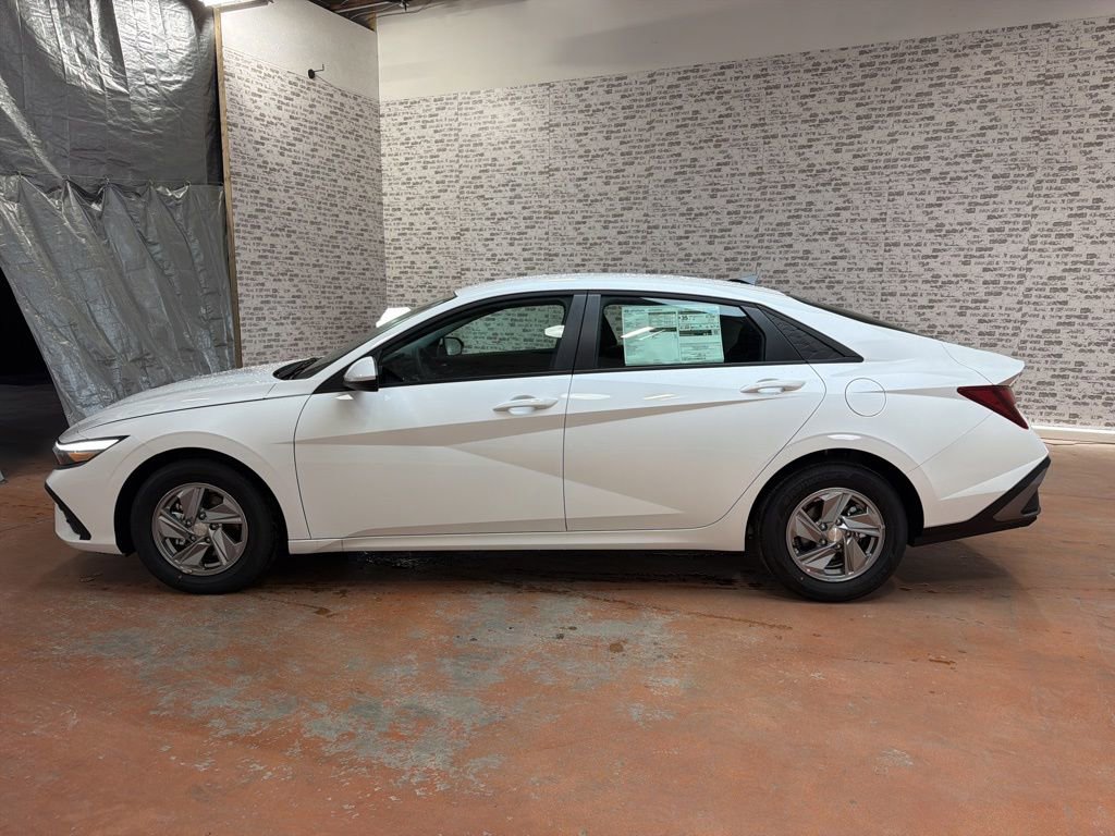 New 2026 Hyundai Elantra SE image 4