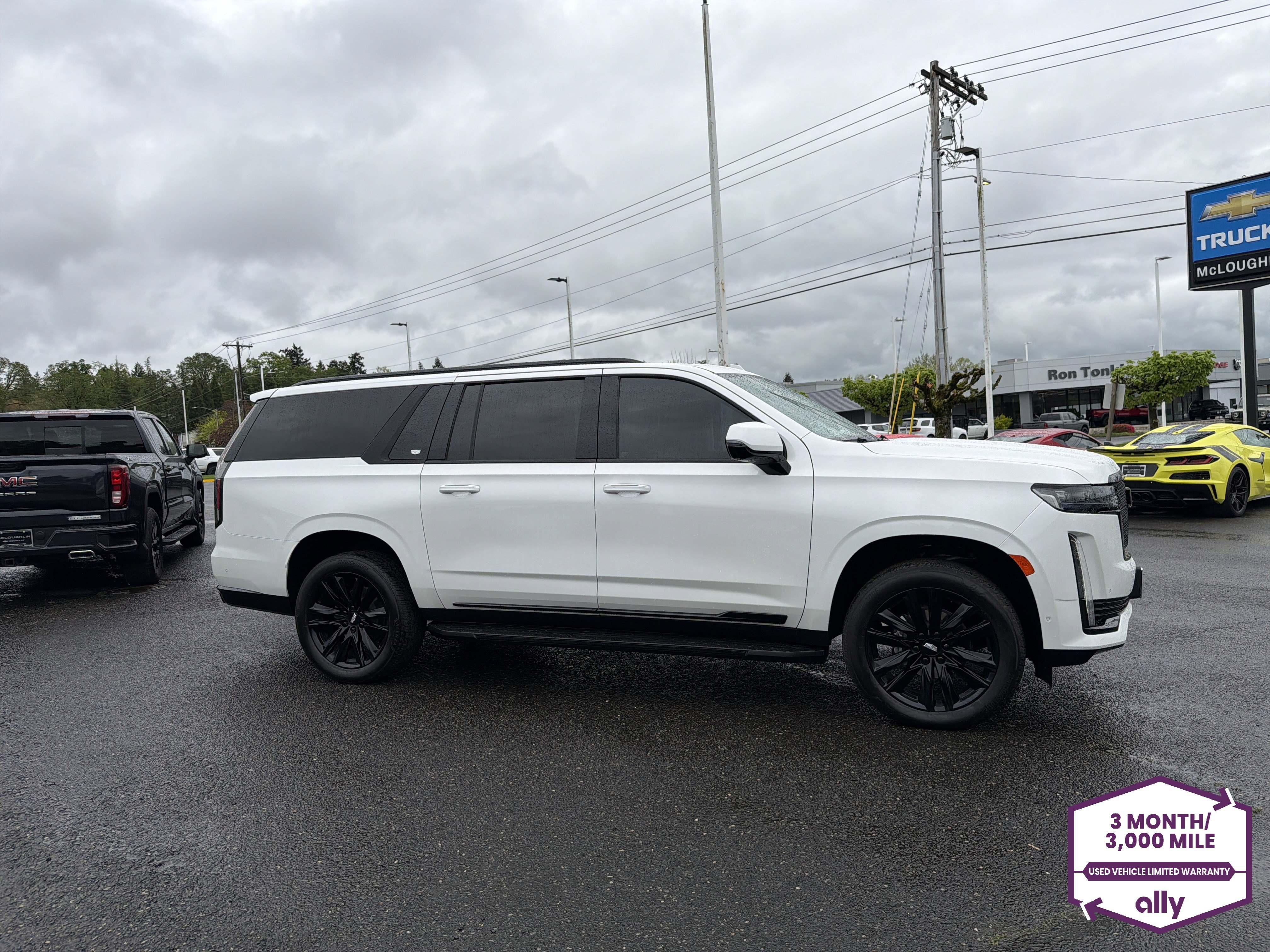 Used 2021 Cadillac Escalade ESV Sport Platinum w/ Heavy-Duty Trailer Package image 7