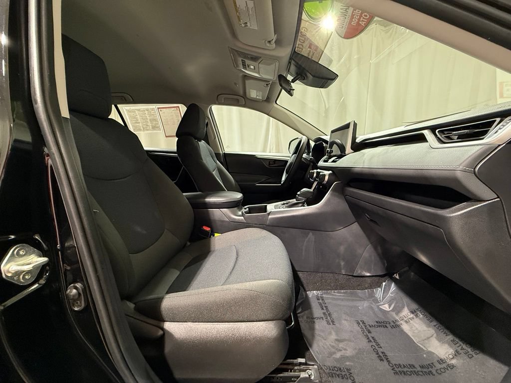 Certified 2024 Toyota RAV4 LE AWD/4WD image 21