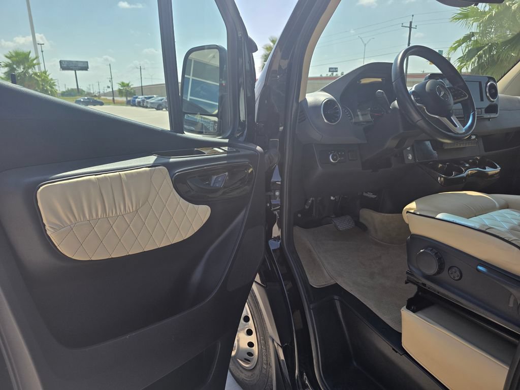 Used 2020 Mercedes-Benz Sprinter 3500 image 12