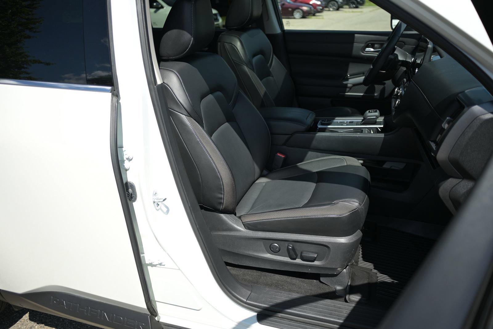 Used 2023 Nissan Pathfinder SL w/ SL Premium Package AWD/4WD image 51