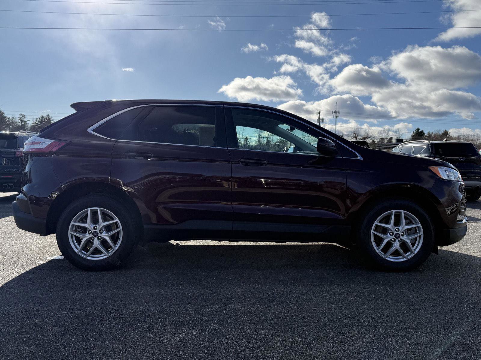 Used 2022 Ford Edge SEL w/ Convenience Package image 4