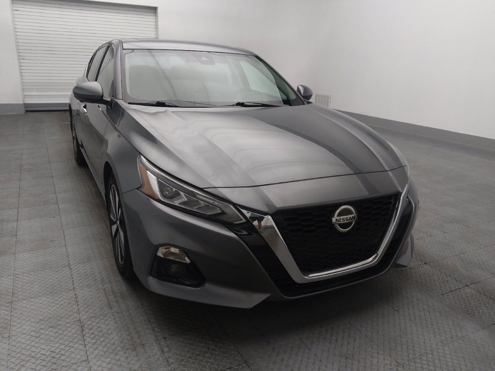 Used 2020 Nissan Altima 2.0 Platinum FWD image 14