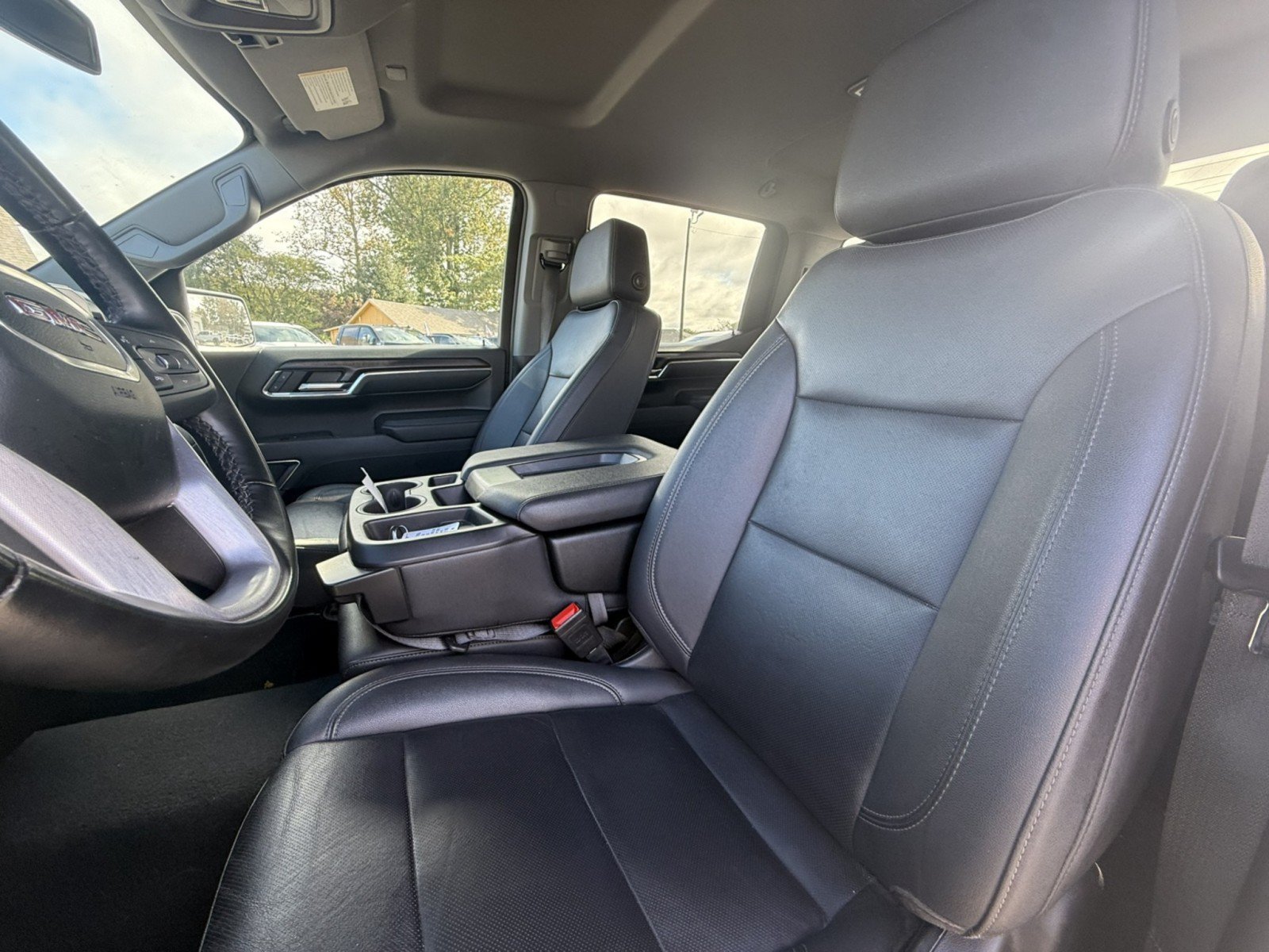 Used 2024 GMC Sierra 1500 SLT RWD image 4