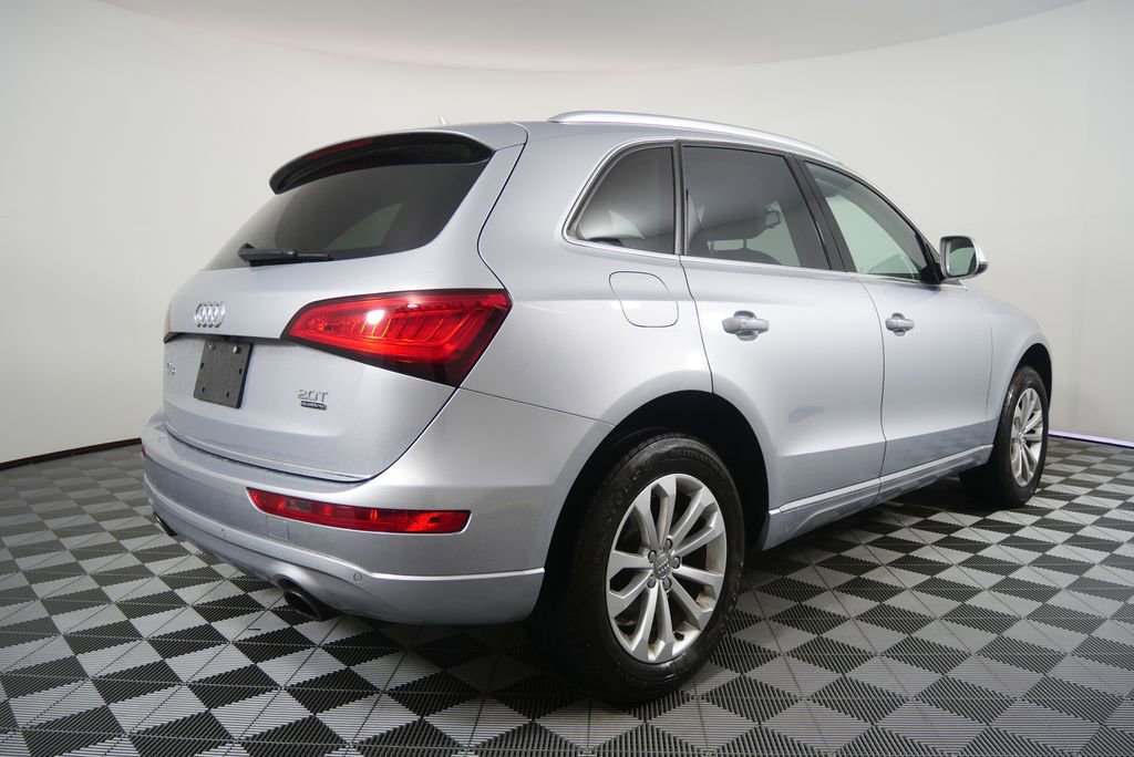 Used 2016 Audi Q5 2.0T Premium Plus w/ Technology Package image 3