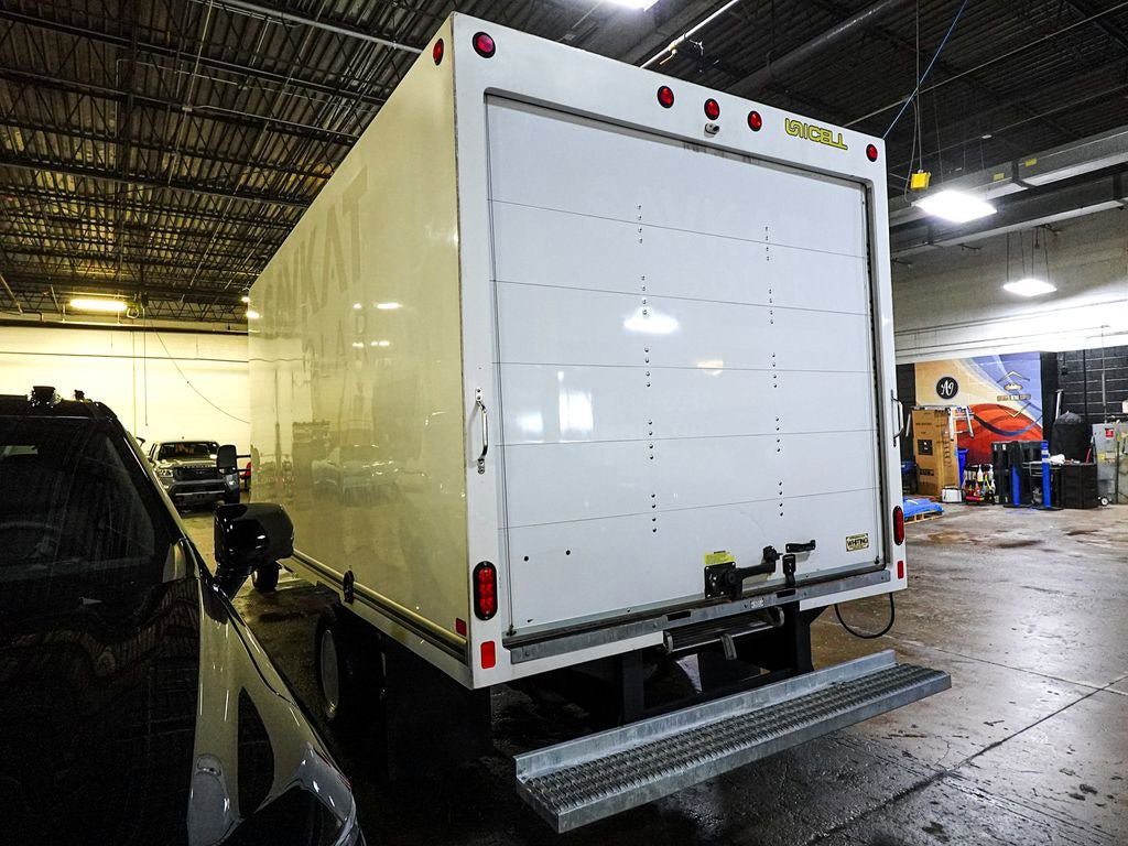 Used 2022 Ford E-450 and Econoline 450 Super Duty w/ Power Windows & Locks Group RWD image 4