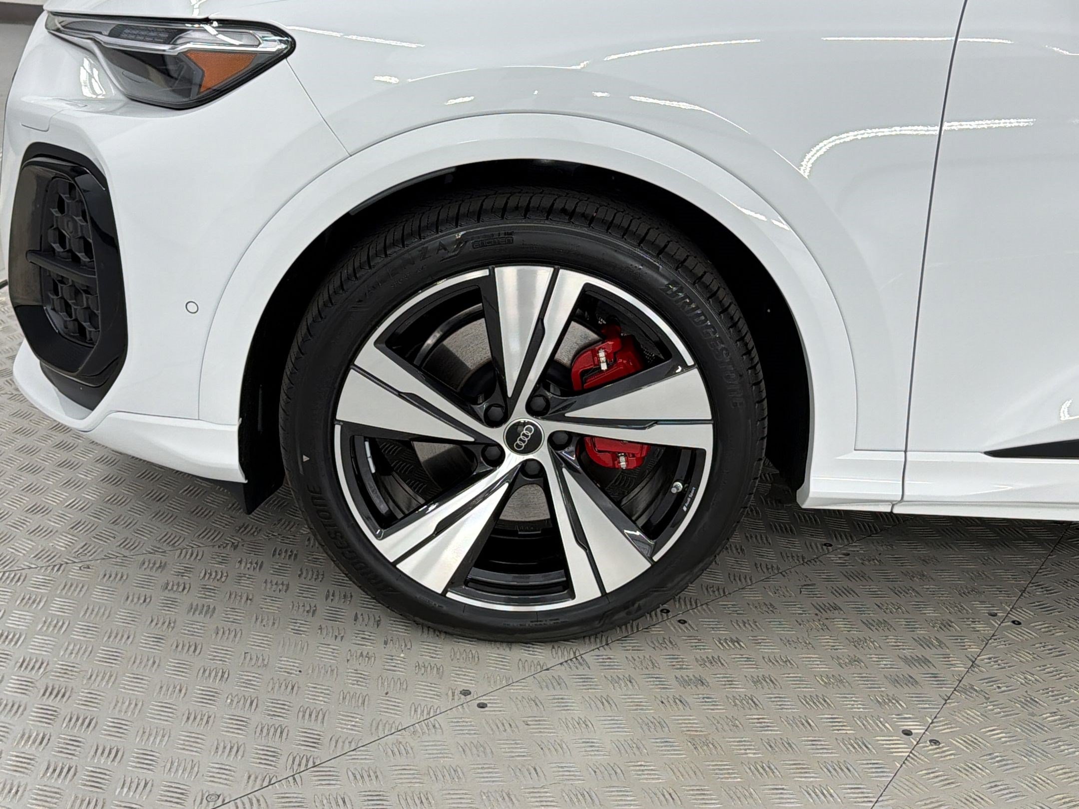 New 2026 Audi SQ5 Prestige AWD/4WD image 13