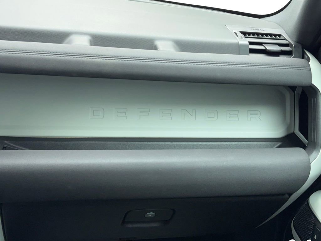 Used 2022 Land Rover Defender 110 SE AWD/4WD image 20