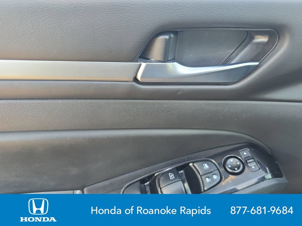 Used 2023 Nissan Altima 2.5 SV FWD image 11