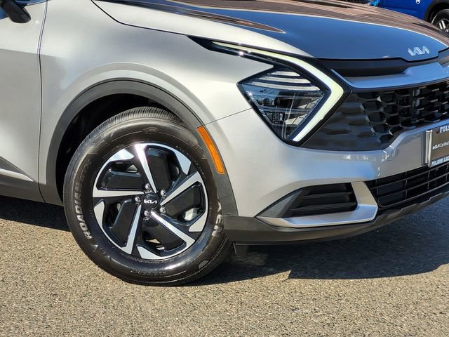 Used 2025 Kia Sportage LX image 6