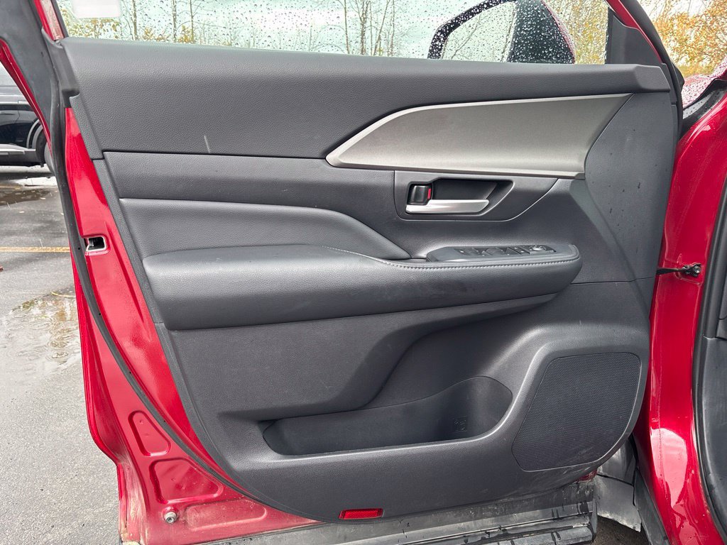 Used 2025 Toyota Grand Highlander AWD Hybrid image 13