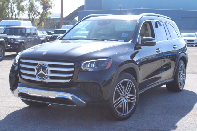 Used 2024 Mercedes-Benz GLS 450 4MATIC image 10