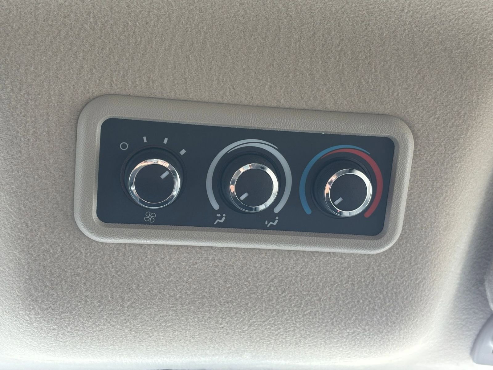 Used 2025 Chevrolet Express 3500 LT w/ LT Preferred Equipment Group image 22