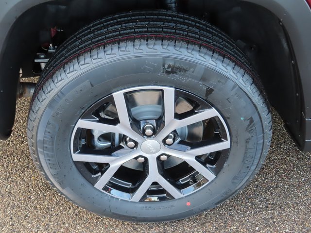 New 2025 Jeep Grand Cherokee L Limited w/ Trailer Tow Package image 14