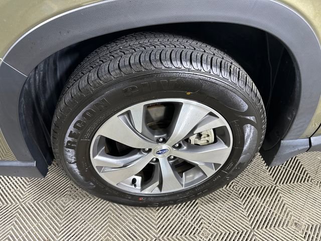 Used 2023 Subaru Ascent Premium w/ Convenience Package image 10