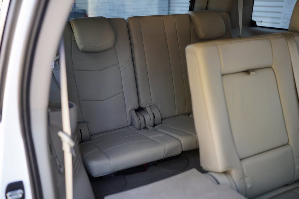 Used 2016 Cadillac Escalade Luxury image 28